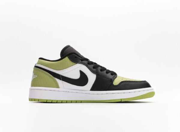 Jordan 1 Low SE Vivid Green - Image 3