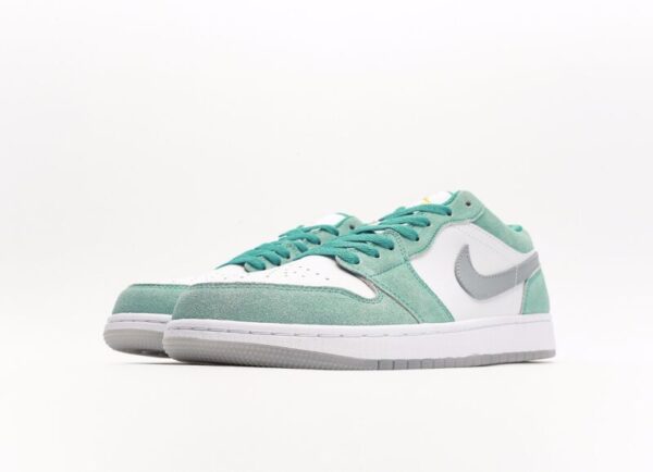 Jordan 1 Low New Emerald - Image 5