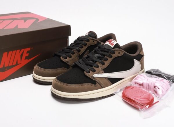 Air Jordan 1 Low Mocha