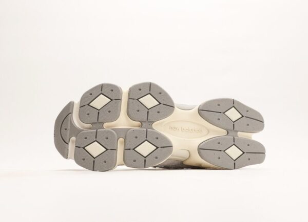 NB 9060 Quartz Grey - Image 4