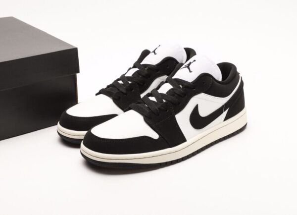 Jordan 1 Low Panda