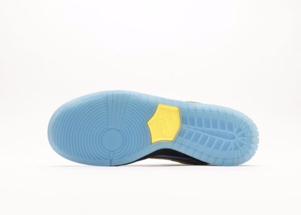The Powerpuff Girls x Dunk Low Pro SB QS 'Bubbles' - Image 4