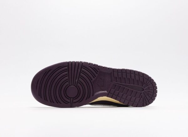 Nike Undefeated x Dunk Low SP 5 On It - Image 4