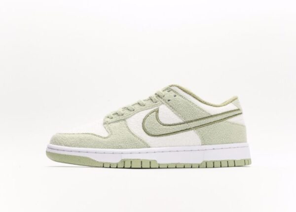 Nike SB Dunk Low SE 'Fleece