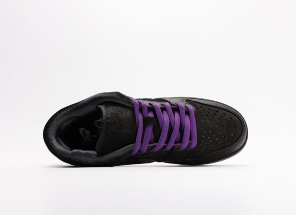 Nike Familia x Dunk Low Pro QS SB First Avenue - Image 3