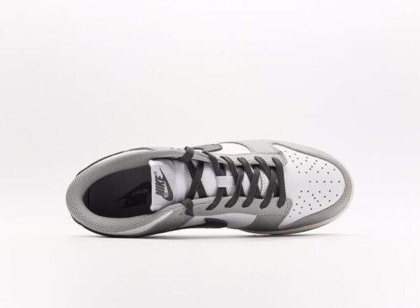 Nike SB Dunk Low “Light Smoke Grey“ - Image 3
