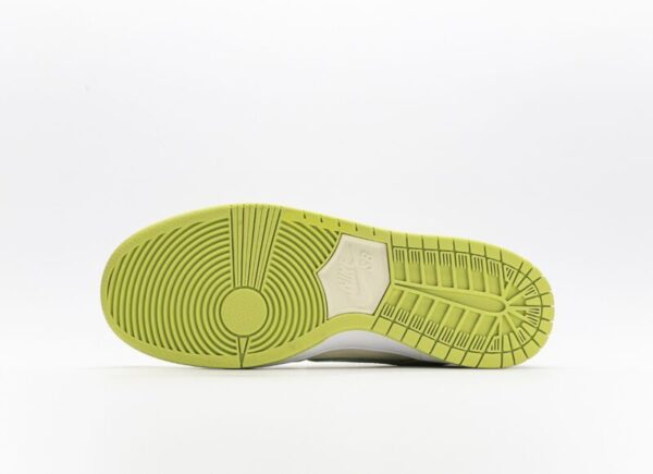 Nike SB Dunk Low “Green Apple” - Image 4