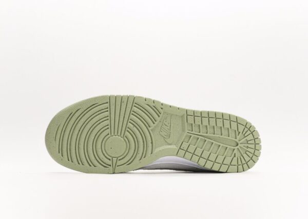 Nike SB Dunk Low SE 'Fleece - Image 4