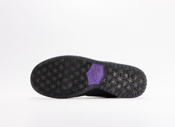 Nike Familia x Dunk Low Pro QS SB First Avenue - Image 4
