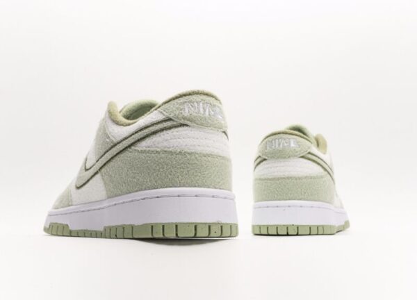 Nike SB Dunk Low SE 'Fleece - Image 5