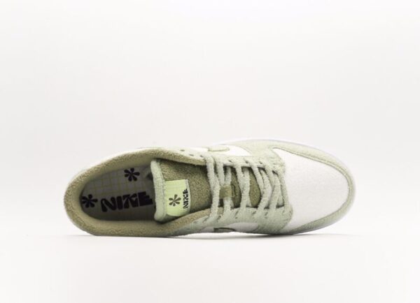 Nike SB Dunk Low SE 'Fleece - Image 3