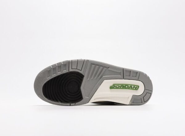 Jordan 3 Retro Chlorophyll - Image 4