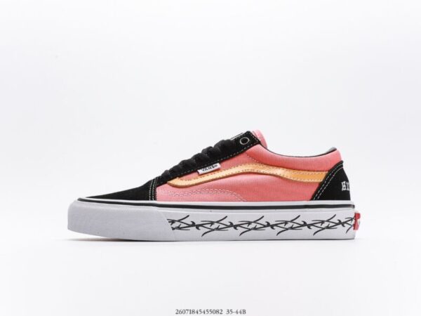 Vans Old Skool x Supreme