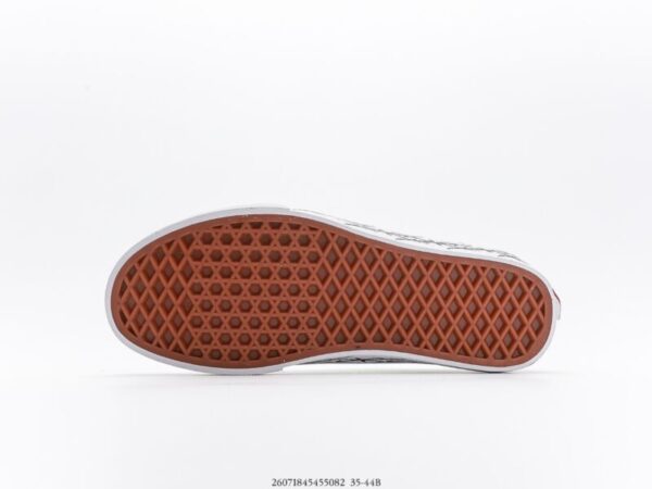 Vans Old Skool x Supreme - Image 4
