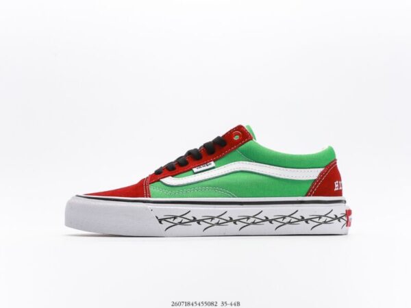 Vans Old Skool x Supreme