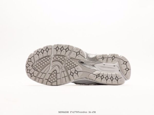 New Balance – M1906DH Silver Metallic - Image 4