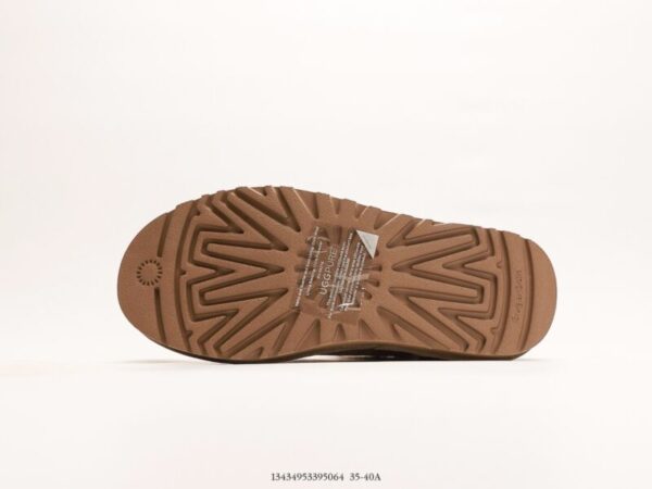 UGG® (Wmns) Mini Bailey Button Bling - Image 4