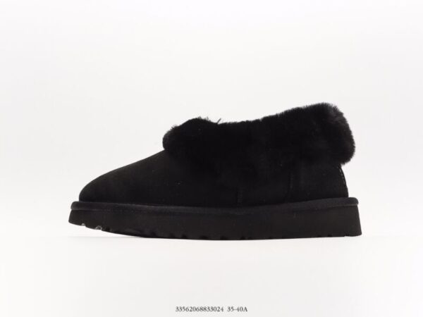 UGG® Classic Ultra Mini Fluff (Wmns) Black