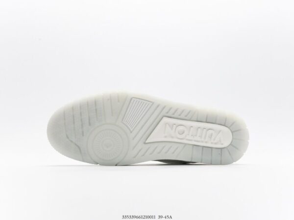 Louis Vuitton Trainer White - Image 4