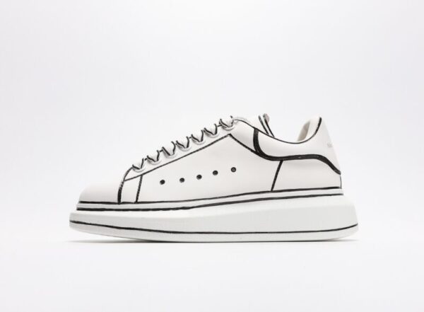 Alexander McQueen Oversized White/Black