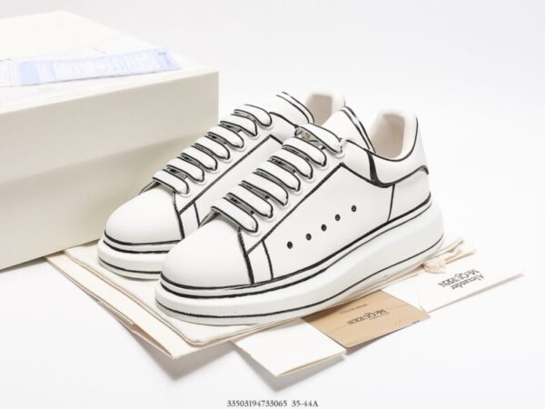 Alexander McQueen Oversized White/Black - Image 3