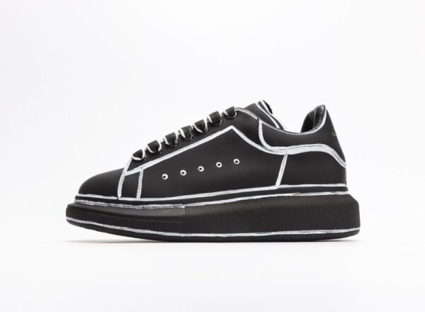 Alexander McQueen Oversized Black/White Outline
