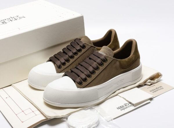 Alexander McQueen Deck Skate Plimsoll Khaki - Image 3
